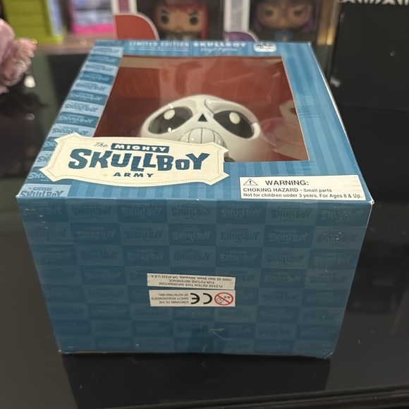The Mighty Skullboy Army Vinyl Figure by DarkHorse Deluxe Limited Edition NRFB - Picture 2 of 7